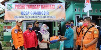 Hj. Sri Ruwiyati Serahkan Bantuan Kepada Masyarakat Terdampak Bencana Alam di Banjarnegara