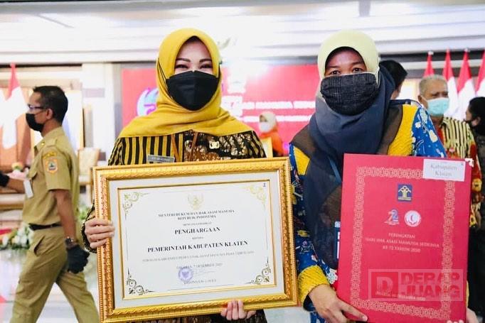 Hj.Sri Mulyani Terima Piagam Penghargaan Peduli HAM 2020