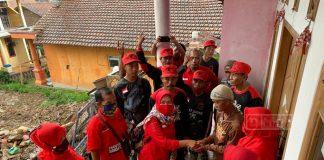 PAC PDI Perjuangan Paguyangan Berikan Bantuan Kepada Masyarakat Terdampak Tanah Longsor