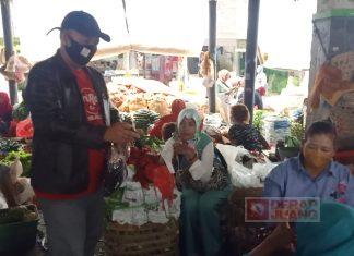 Lonjakan Covid-19, Relawan Ngesti-Basari Bagikan Masker