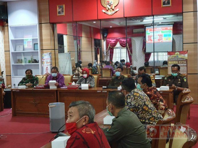 Sri Suamarni Pimpin Rapat Koordinasi Evaluasi Penanganan Covid-19