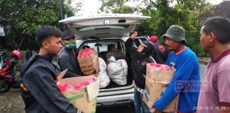 Srikandi PDI Perjuangan Brebes Berikan Kepedulian Terhadap Korban Bencana Banjir