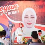 Teringat Wejangan Alm. KH. Maimun Zubair, Sri Sumarni Teteskan Air Mata