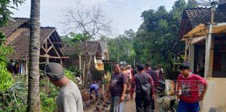 Aksi Satgas Cakra Buana PDI Perjuangan Bergas