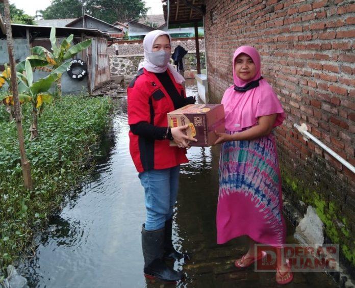 Depwan PDI Perjuangan Kota Pekalongan Berikan Bantuan Kepada Masyarakat Terdampak Banjir