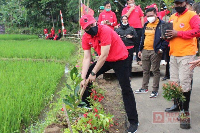 HUT Ibu Megawati Soekarnoputri, DPC PDI Perjuangan Kabupaten Karanganyar Berikan Kado Istimewa