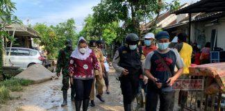 Mbak Ita Kunjungi Korban Banjir di Kelurahan Meteseh
