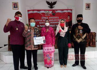 PDI Perjuangan Brebes Gotong Royong Bantu RSUD Brebes