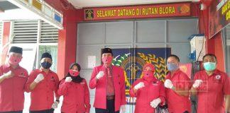 Peringatan HUT, DPC PDI Perjuangan Blora Berikan Tumpeng ke Rutan