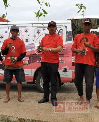 Sambut HUT Partai, PAC Pecangaan Tanam Pohon di Sejumlah Desa