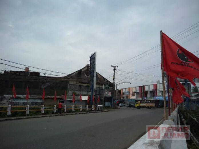 Semarakkan HUT PDI Perjuangan ke-48, PDI Perjuangan Kecamatan Sokaraja Kibarkan 2000 Bendera Partai dan Pasang 10 Baliho