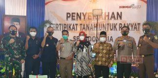 Sri Sumarni Terima Penyerahan Sertifikat Massal dari Presiden