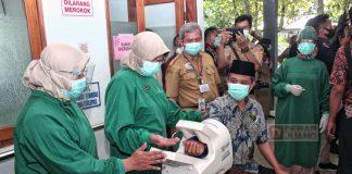 Wawan Pribadi Menjadi Penerima Vaksinasi Pertama di Kabupaten Sukoharjo