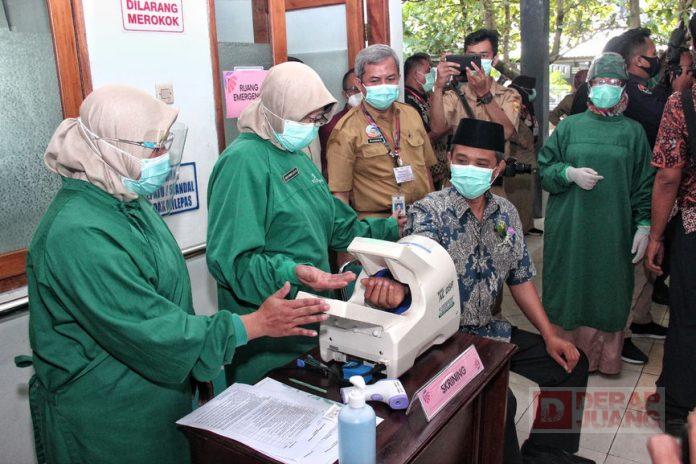 Wawan Pribadi Penerima Vaksinasi Pertama di Kabupaten Sukoharjo