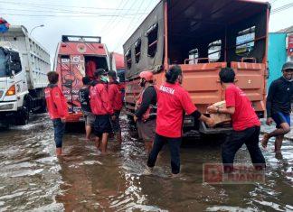 Sinergi BAGUNA Pemalang dan Kota Semarang Evakuasi Korban Banjir di Kota Semarang