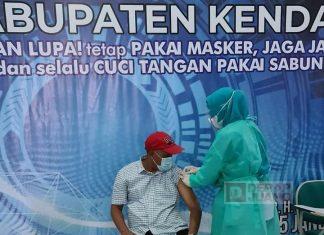 Munawir Awali Vaksinasi Tahap Pertama di DPRD Kendal