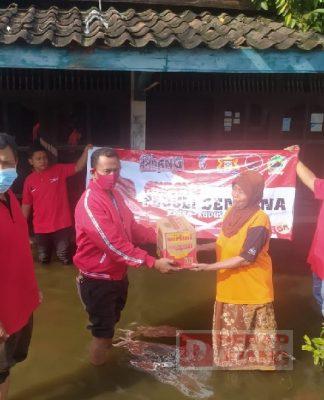 Andang Turut Serta Salurkan Bantuan Korban Banjir di Kabupaten Kudus