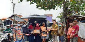 Anggota Fraksi PDI Perjuangan DPRD Kabupaten Pekalongan Berbagi Kepada Korban Banjir Rob