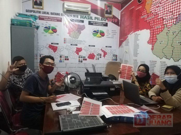 DPC Batang Cetak Kartu Tanda Anggota Partai