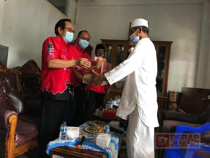 DPC PDI Perjuangan Banyumas Salurkan Bantuan untuk Pondok Pesantren dan Yayasan Yatim Piatu