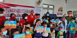 Kuatkan Mental, Detty Berikan Trauma Healing Kepada Anak Korban Banjir