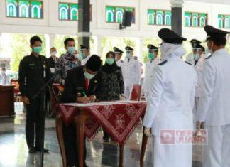 H. Junaedi Lantik 29 Kepala Desa Terpilih 2020