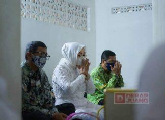 Hari Jadi Grobogan Ke-295, Sri Sumarni dan Agus Siswanto Kunjungi Makam Leluhur