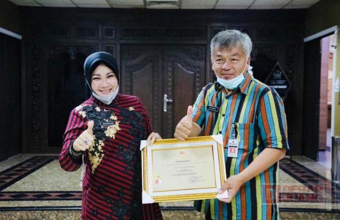 Hj. Sri Mulyani Raih Penghargaan KIPP Jawa Tengah 2020