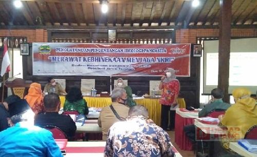 Ir. Sulistyorini Hadir Sebagai Narasumber dalam Seminar Penguatan Ideologi Pancasila