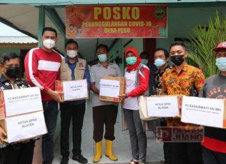 Sambangi Korban Banjir, Kadarwati Serahkan Bantuan Sembako