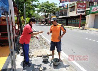 Kader Komunitas Juang Kabupaten Klaten Bagikan Masker Kepada Masyarakat