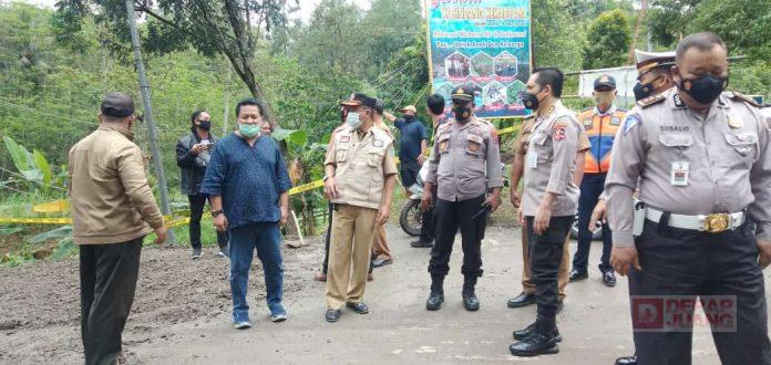 M.G. Marhaenis Manto Lakukan Peninjauan Tanah Amblas di Ruas Jalur Kalibakung-Guci