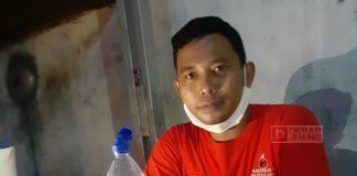 Manfaatkan Waktu Libur, Erwin Laksanakan Kerja Bakti di Halaman Kantor DPC PDI Perjuangan Kabupaten Tegal