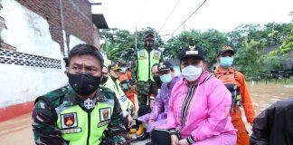 Mbak Ita Tinjau Langsung Lokasi Banjir dan Longsor di Semarang