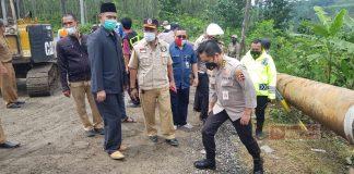 Memet Said Tinjau Lokasi Penanganan Tanah Longsor di Desa Kalibakung