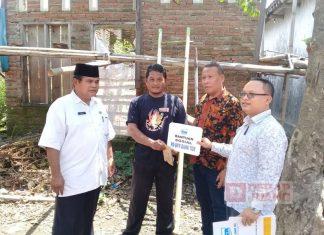 Nursidik Berikan Bantuan Rehabilitasi Rumah Tidak Layak Huni di Desa Pagiyanten