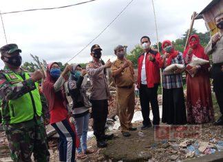 Tanggap Bencana, PAC Kecamatan Gunungpati Bagikan Sembako