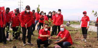 PDI Perjuangan Kota Semarang Lanjutkan Penghijauan di Banjir Kanal Barat