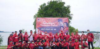 Peringati HUT Partai, Banteng Grobogan Gelar Sepeda Sehat dan Penanaman Pohon