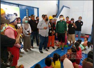 Sambangi Lokasi Banjir, H. Riswadi Bersama FPB Serahkan Bantuan