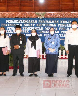 Sri Sumarni Serahkan SK PPPK di Lingkungan Pemerintah Grobogan Formasi Tahun 2020