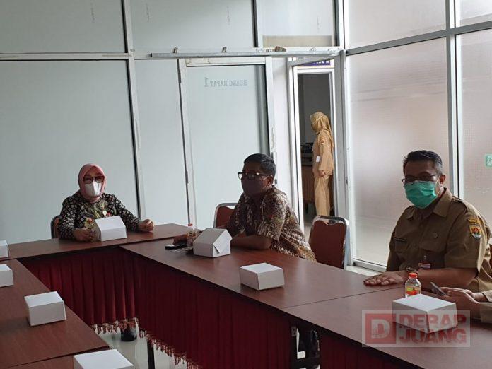 Sri Sumarni dan Agus Siswanto Lakukan Vaksinasi Tahap 2