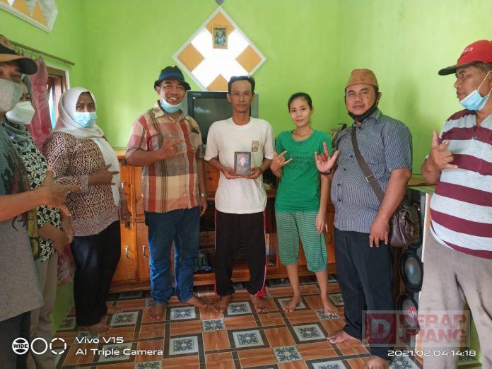 Sutari Serahkan Tali Asih ke Keluarga Duka (3)