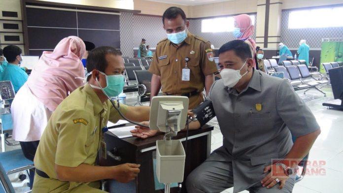 Taufik Nurhidayat Ajak Masyarakat Sukseskan Program Vaksinasi Covid-19-min