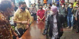 Tri Rismaharini Kunjungi Lokasi Pengungsian Korban Banjir di Kota Pekalongan