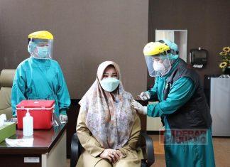 Bupati Klaten Lakukan Vaksinasi Covid-19 Tahap II