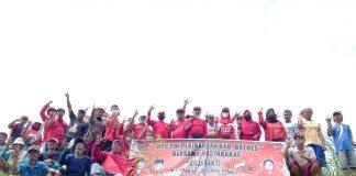 DPC PDI Perjuangan Brebes Gotong Royong Bersihkan Sungai dan Perbaiki Tanggul