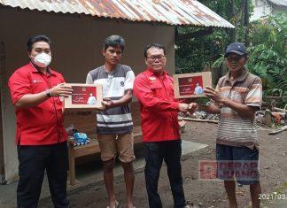 Baguna PDI Perjuangan Kebumen Berikan Bantuan Kepada Masyarakat Terdampak Angin Kencang di Kecamatan Puring