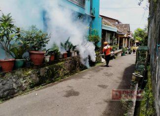 Basmi Sarang Nyamuk, BAGUNA Kabupaten Semarang Lakukan Fogging di Langensari