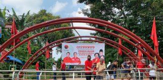 Gotong Royong Kader Partai Bersihkan Gutter Bersejarah Kota Semarang